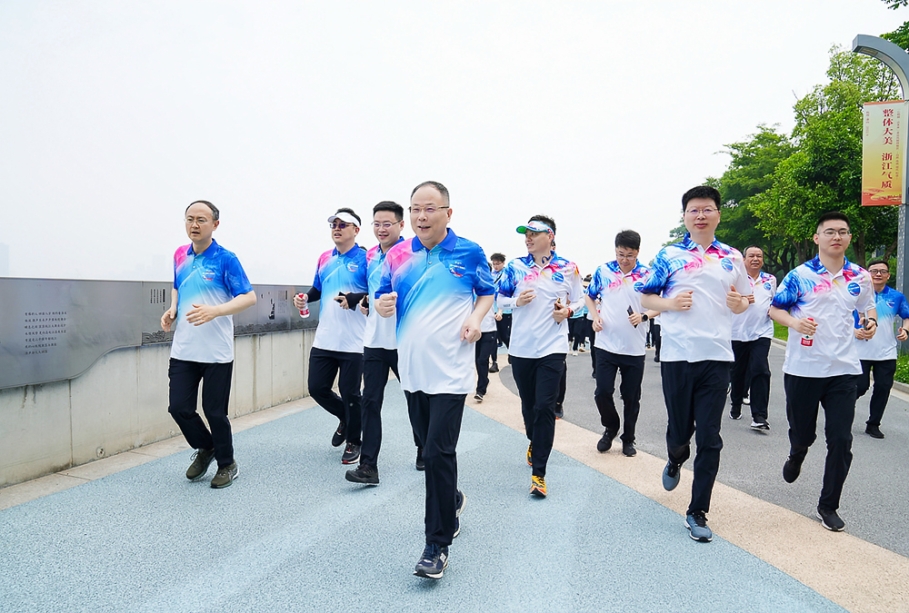 1684720632622376tSJ8.jpg 沿江跑12.jpg