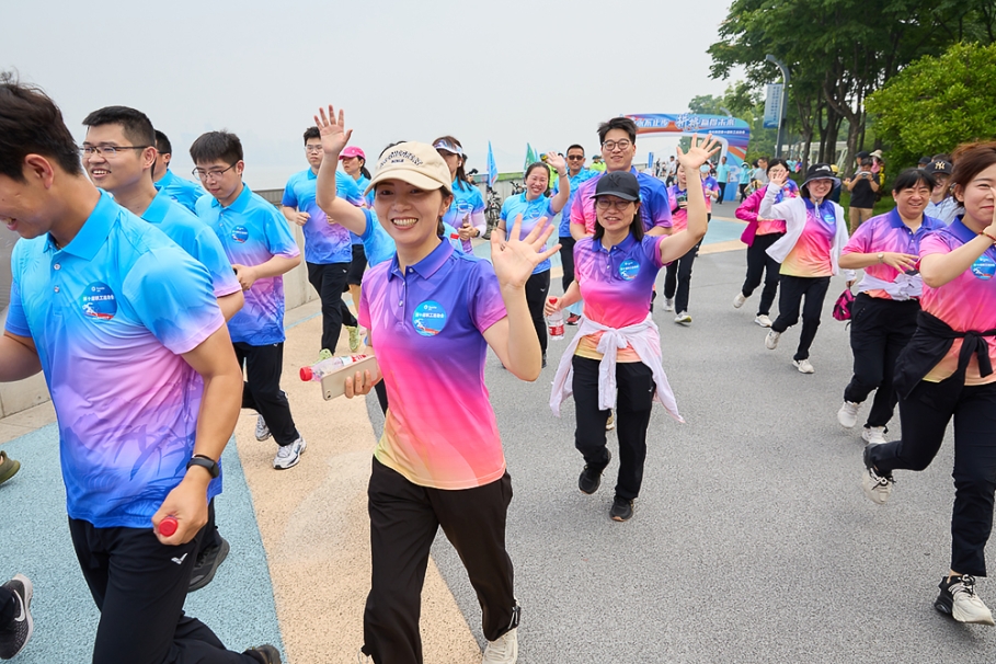 1684720744855080OiWr.jpg 沿江跑16.jpg