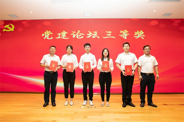 16885234538146670TUt.jpg WANG4111.jpg